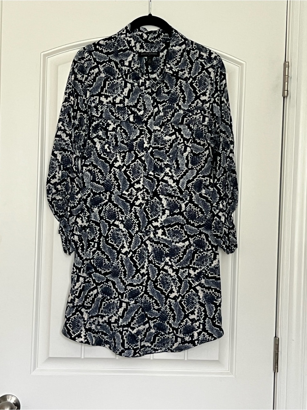 Banana Republic Navy and White Snake-Print Long Sleeve Shirtdress Size 4